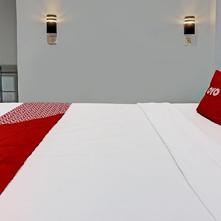 Oyo 91599 Penginapan Mutiara Madiun Ngoại thất bức ảnh
