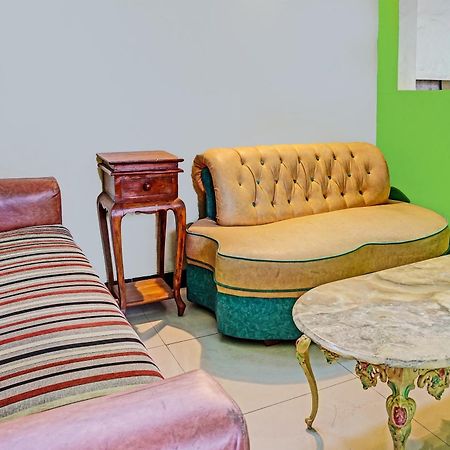 Oyo 91599 Penginapan Mutiara Madiun Ngoại thất bức ảnh