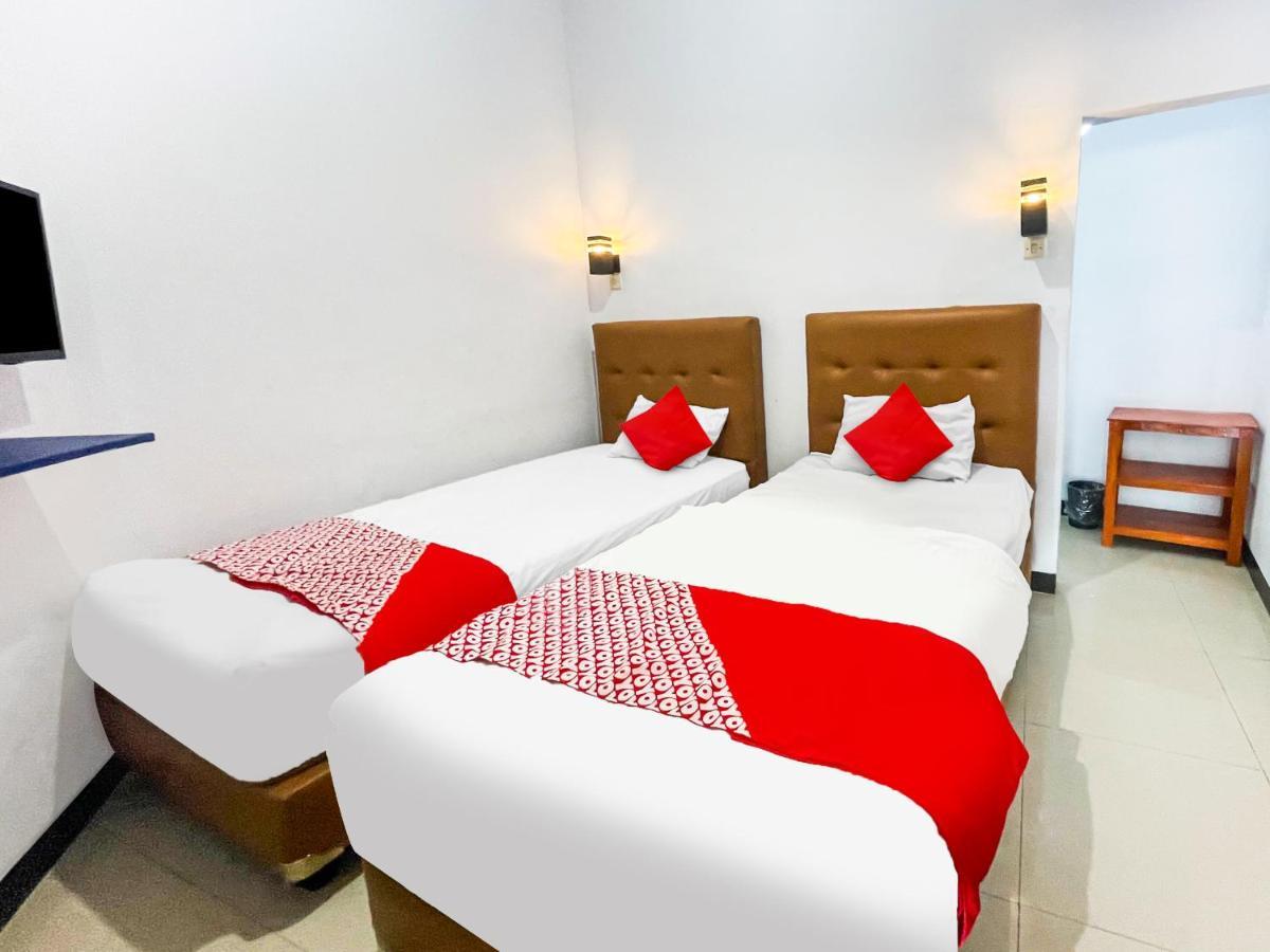 Oyo 91599 Penginapan Mutiara Madiun Hotel Ngoại thất bức ảnh