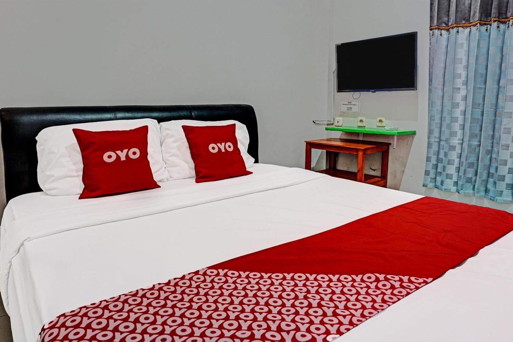 Oyo 91599 Penginapan Mutiara Madiun Ngoại thất bức ảnh