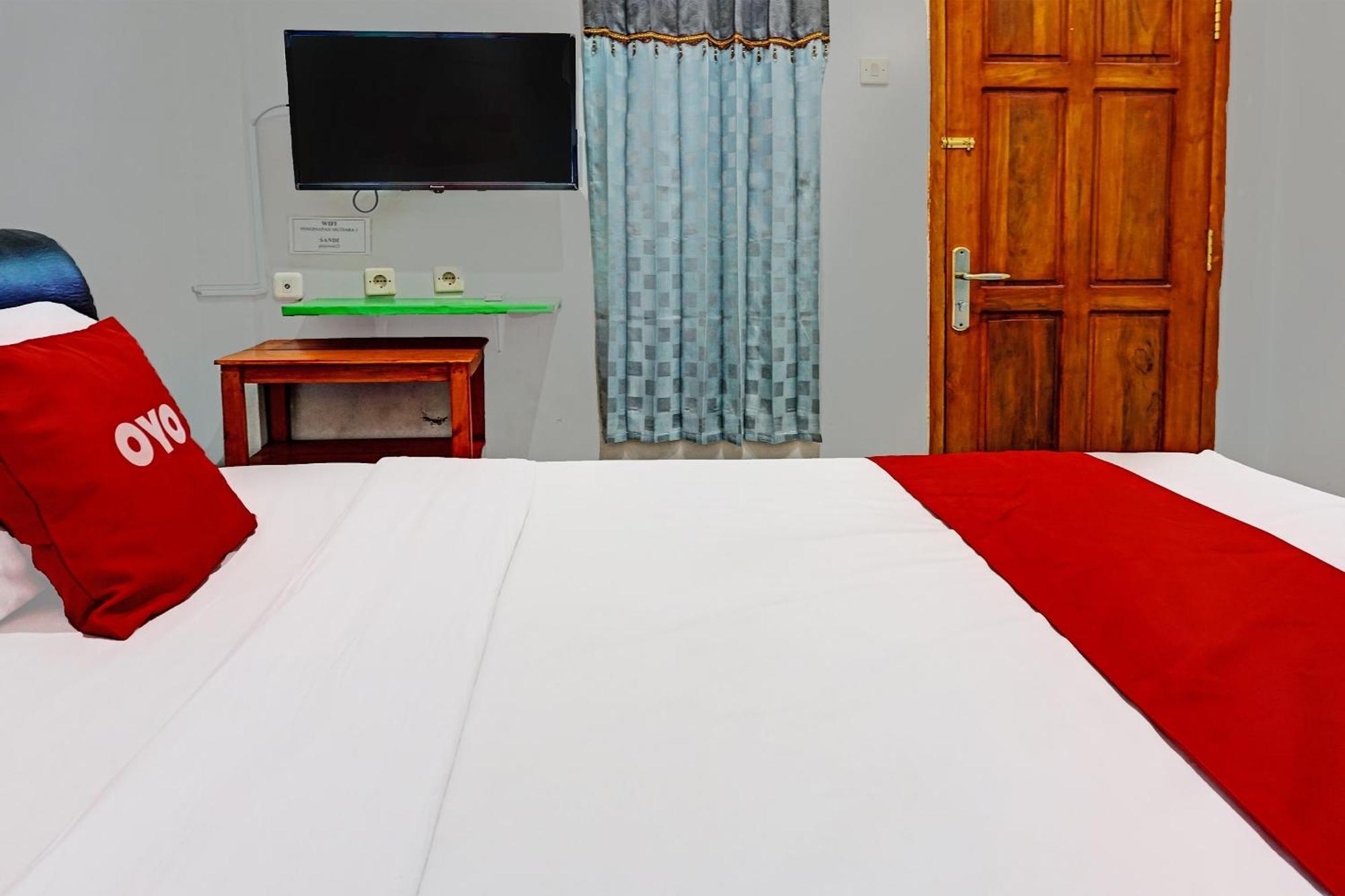 Oyo 91599 Penginapan Mutiara Madiun Ngoại thất bức ảnh